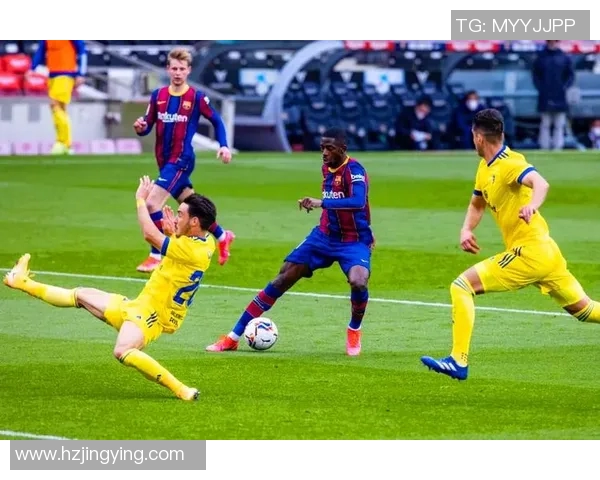 巴塞罗那迎战埃尔切黑猫入场助阵球队争胜